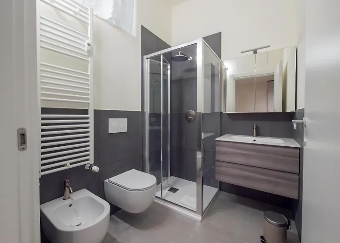 Duomo M5 A Stone's Throw From The Subway *