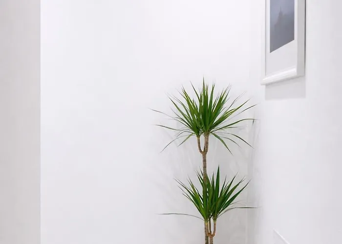 Bed & Garage Apartment In Villa 米兰