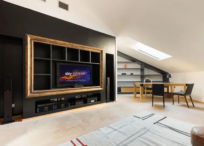 Guesthost - 500sqm Luxury With Spa, Gym, Terrace, Game & Garage ميلان