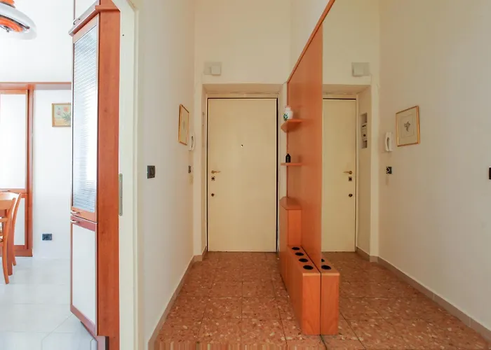 Romantic Close To Fondazione Prada