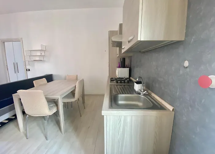 Apartment Modica Home, Nel Cuore Di Famagosta, In Posizione Tranquilla