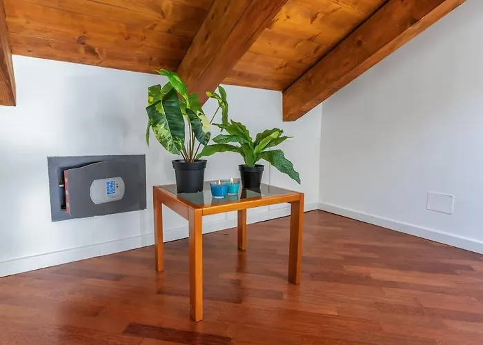 Homey Grandeur - Spacious With Terrace & Wi-fi * Milan