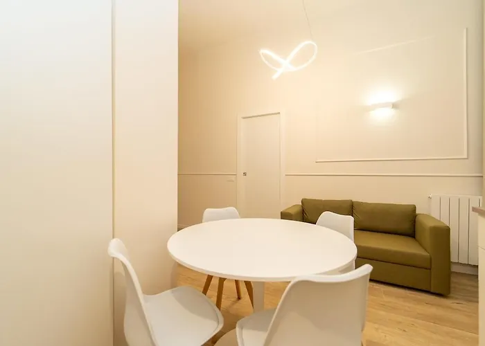 Elegant In The Center With Smarttv Wifi