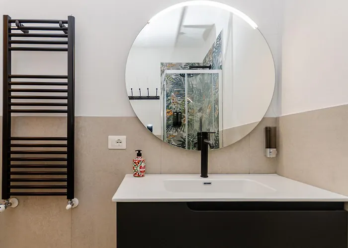 Costanza Home, Moderno Ed Elegante Nel Cuore Della Citta Di Milano, Nuova Metro Blu, Comodo Per Duomo, San Siro E Rho Fiera Lejlighed *