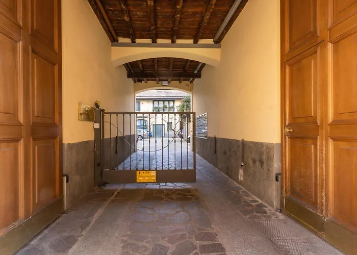 Apartment Drops & Dots In The Key Area Of