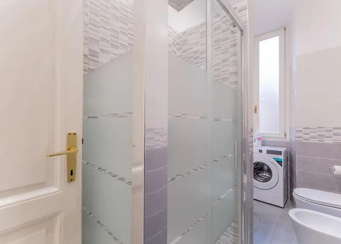 Porta Romana Gateway - New Roomy