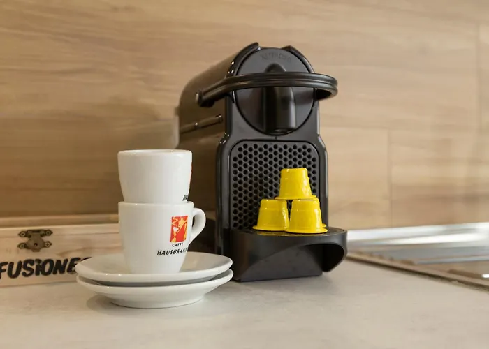 Art - Bocconi Near Train Station, Navigli * Milão