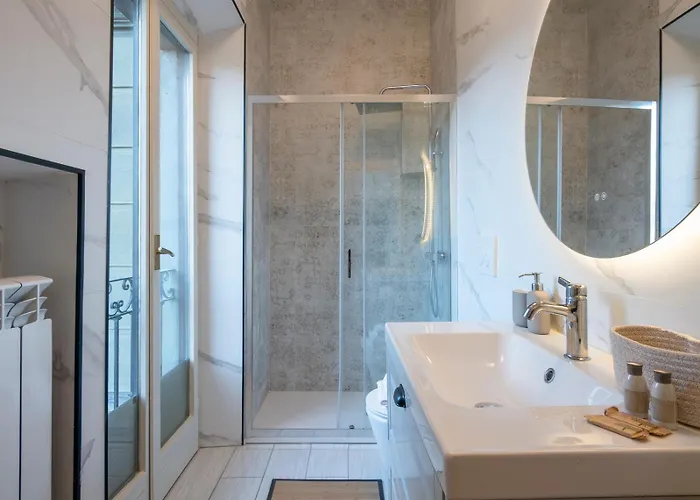 Bright Top-floor With Private Terrace 아파트