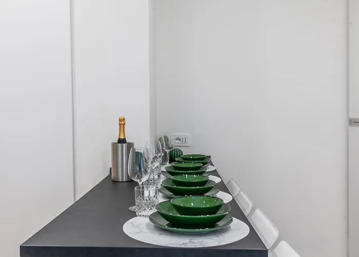 Garden M3 Duomo 12 Min