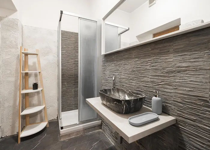 Near Station And Porta Venezia * מילאנו