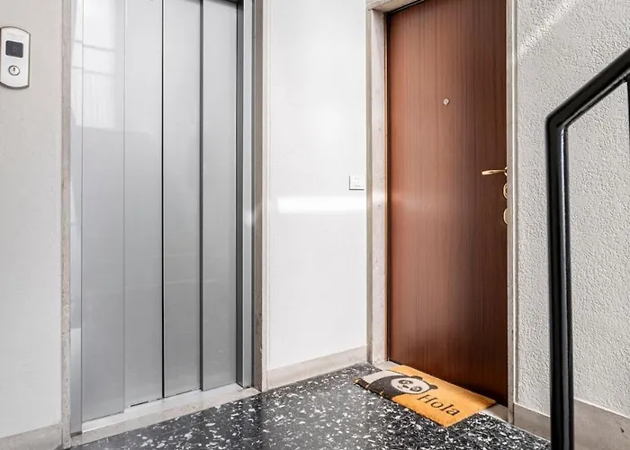 Lovely Very Near Zara Metro Station M3m5 Appartamento