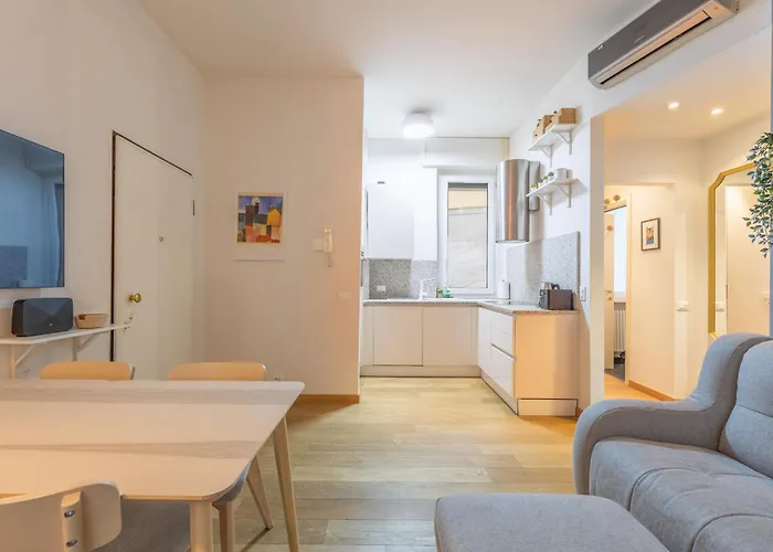 Cenacolo, Corso Magenta, Milan's Historic Center *