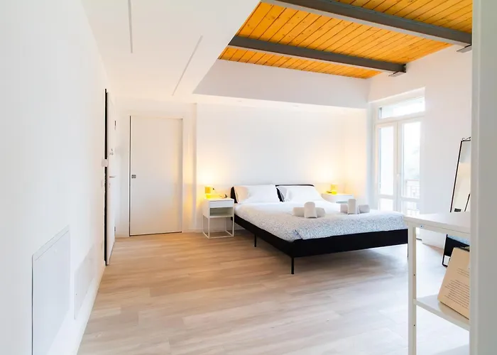 East Apartment *
