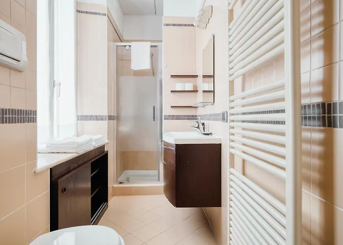 Elegant - Lorenteggio Apartment