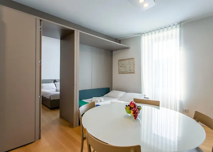 Le Corti Segrete. Petrella Apartment Milan