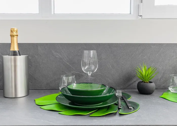 Urban Jungle M3 Duomo 12 Min アパート ミラノ