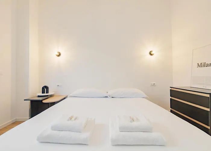 Modern One-bedroom With Terrace - Naviglio Martesana * Milano