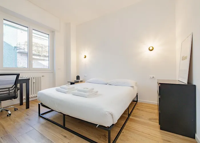 Modern One-bedroom With Terrace - Naviglio Martesana