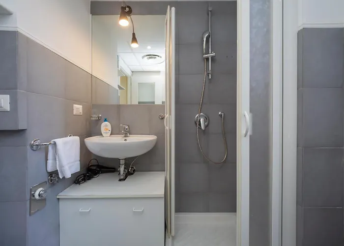 Comfortable And Quiet Near M4 Metro