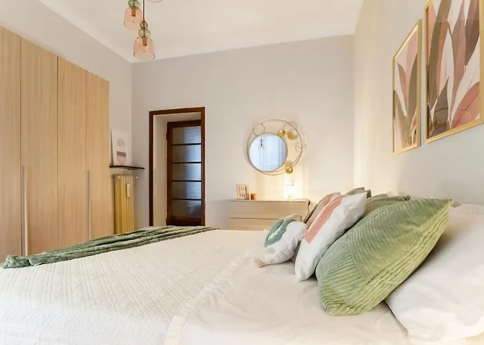 Large Near The Station Daire Milano