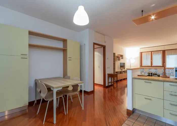 Metro 4 Spacious And Bright Three-room *