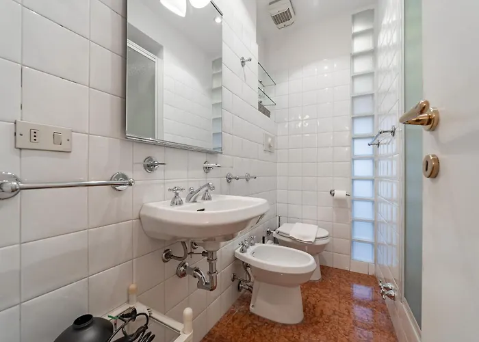 4 Min From Porta Genova Station With Whirlpool