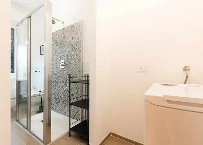 I-host - Sangro Milánó