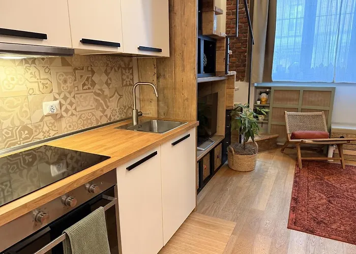 Stylish Nolo Loft - Workstation In A 1910 Charm *