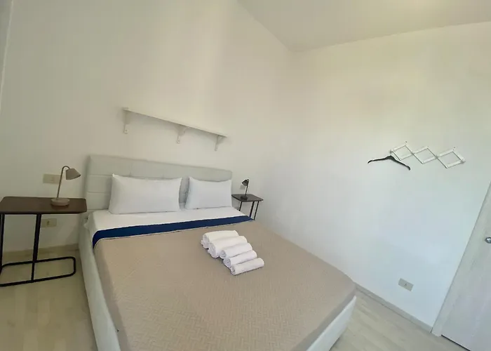 Modica Home, Nel Cuore Di Famagosta, In Posizione Tranquilla Milán