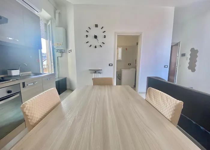 Modica Home, Nel Cuore Di Famagosta, In Posizione Tranquilla Apartment Milan