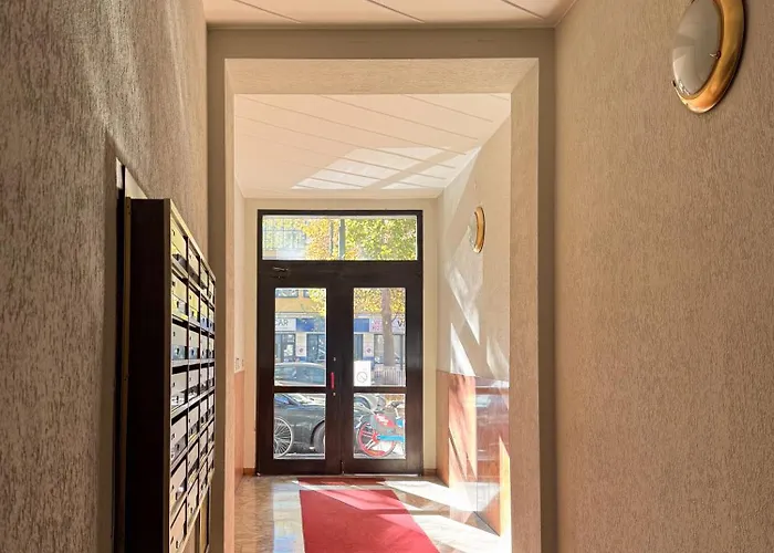 Apartment Artstay - Near Metro, Train Station, Isola *