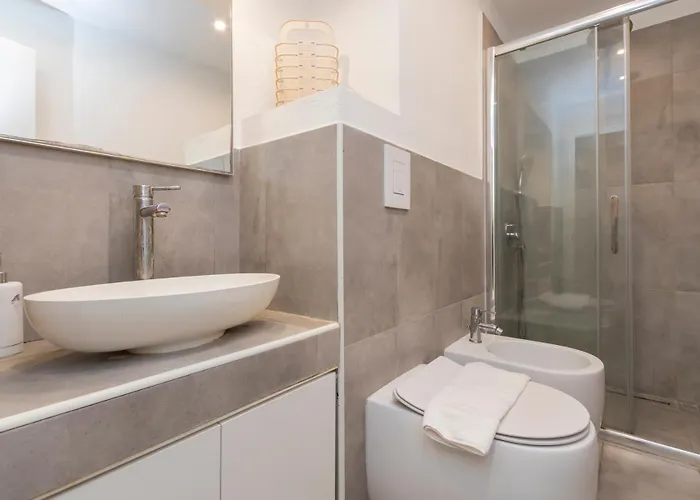 M1 M2 A Short Walk From The Subway Daire