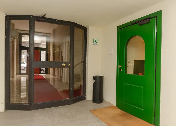 Lejlighed Costanza Home, Moderno Ed Elegante Nel Cuore Della Citta Di Milano, Nuova Metro Blu, Comodo Per Duomo, San Siro E Rho Fiera *