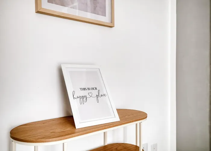 Quiet Modern - Linate Airport *