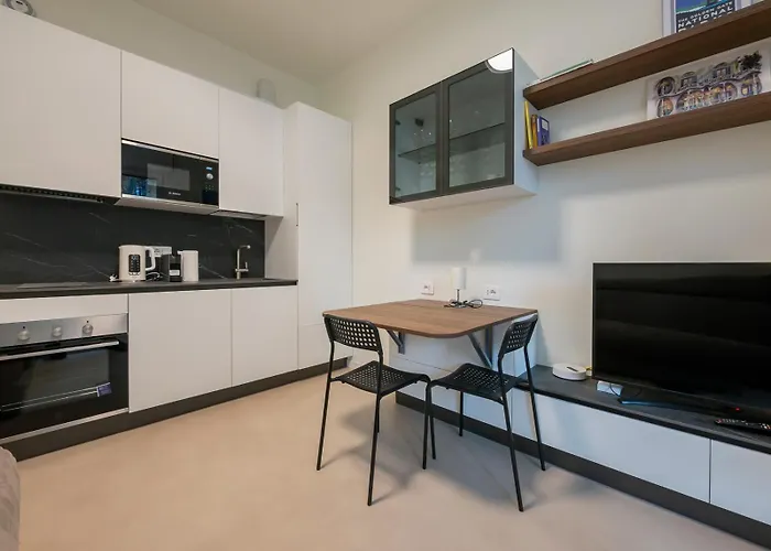 I-host - Modern 1br With Balcony Near Sempione Apartament Mediolan