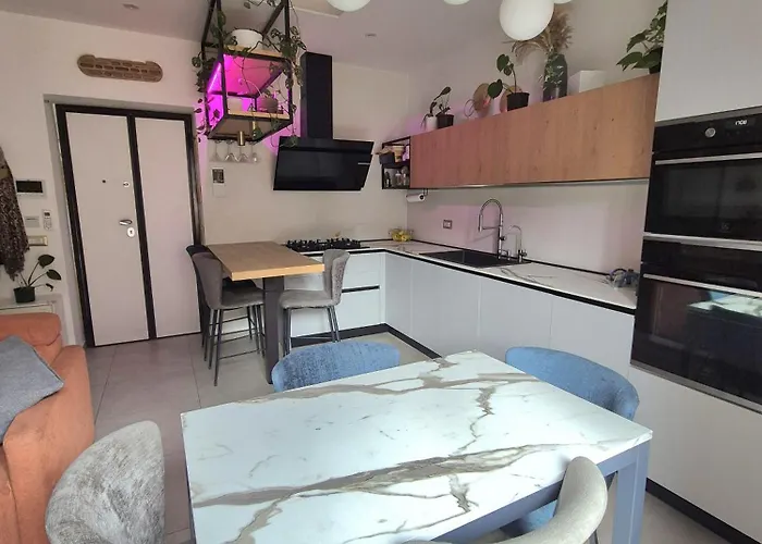 Flat Isola - New Opening 아파트 *