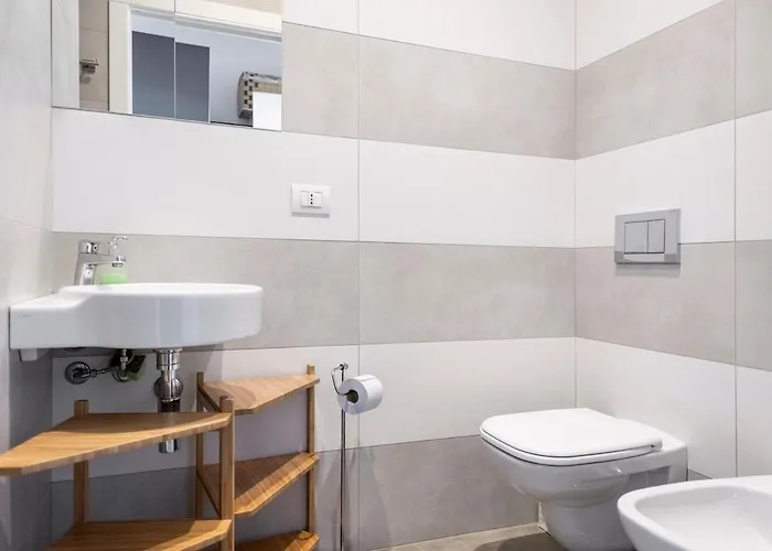 Lovely Very Near Zara Metro Station M3m5 *