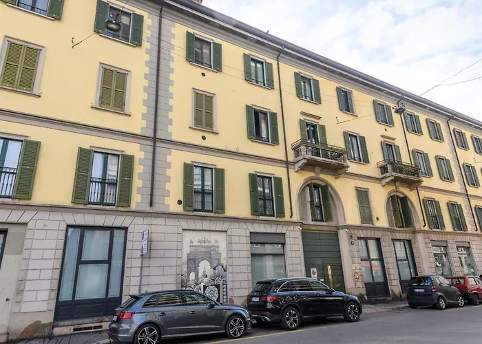 Cesariano, 11 - In Vibrant Via Cesariano Daire