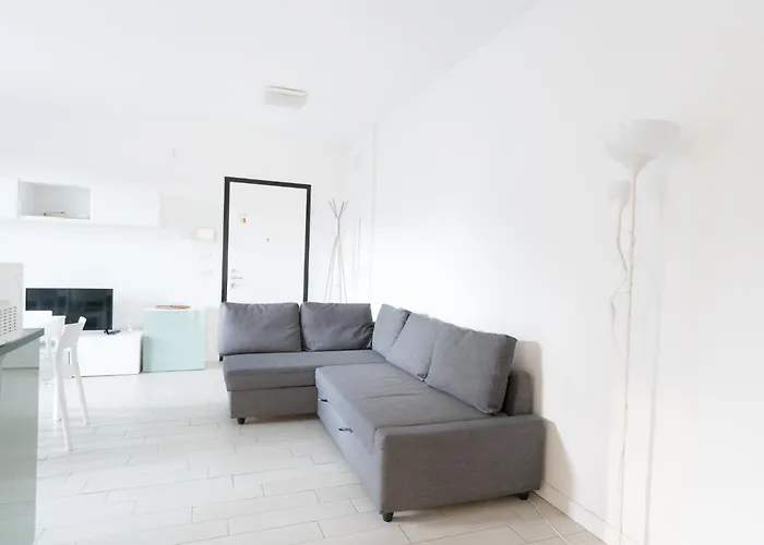 アパート 3br With Large Terrace - 800m From San Leonardo M1