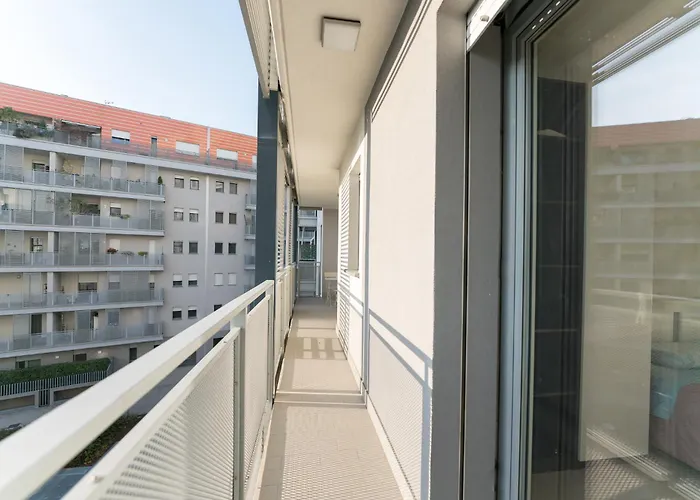 3br With Large Terrace - 800m From San Leonardo M1 * מילאנו
