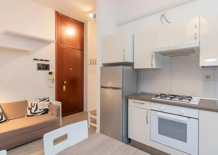 Comfortable Two-room Porta Romana M3 Apartment