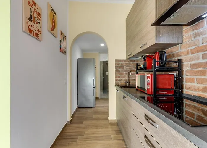 Modern 10 Min To Duomo, M3 Rogoredo Apartment