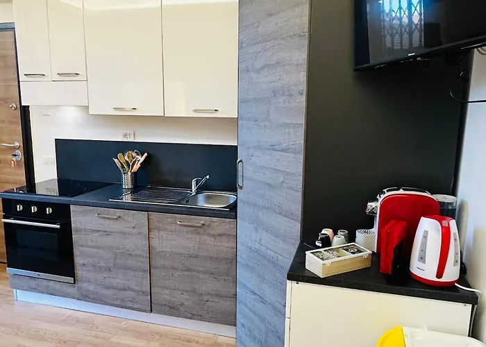 Sweet Home, Vercelli