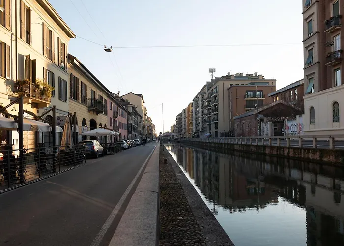 Moderno Bilocale Su Due Piani Nel Cuore Dei Navigli * 밀라노