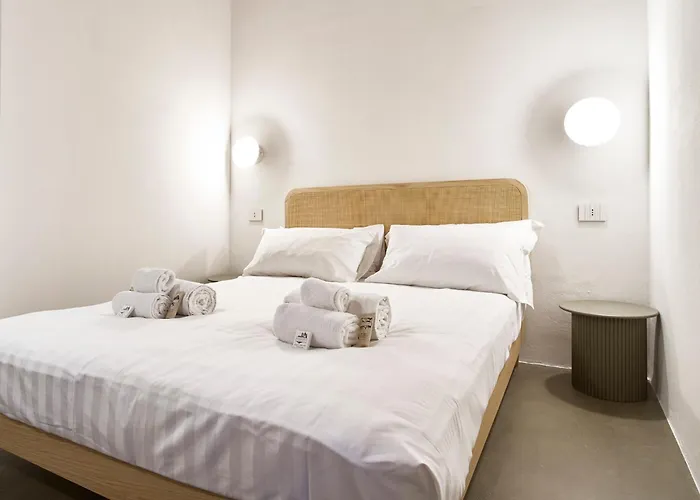 Design With Private Street Entrance Milán