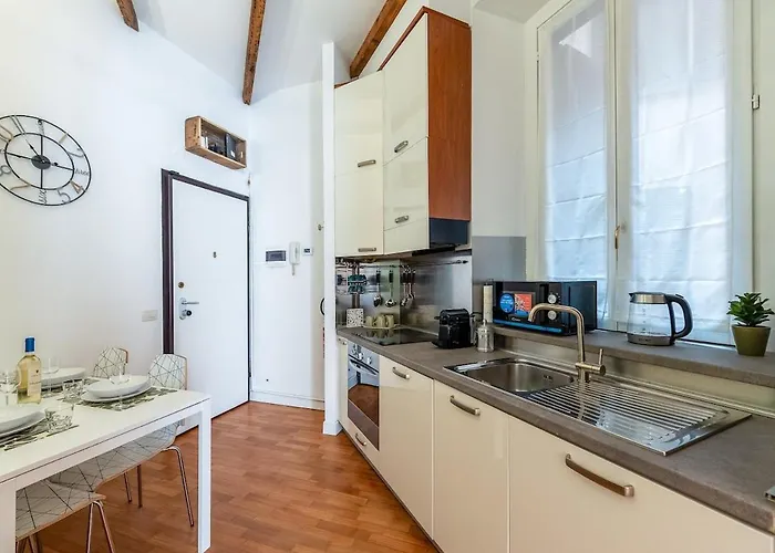 Stylish With Balcony - Brera * Mediolan