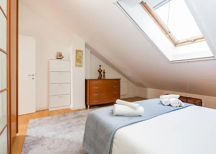 Romantic Navigli Attic Free Garage 255 X 520 Cm Milano