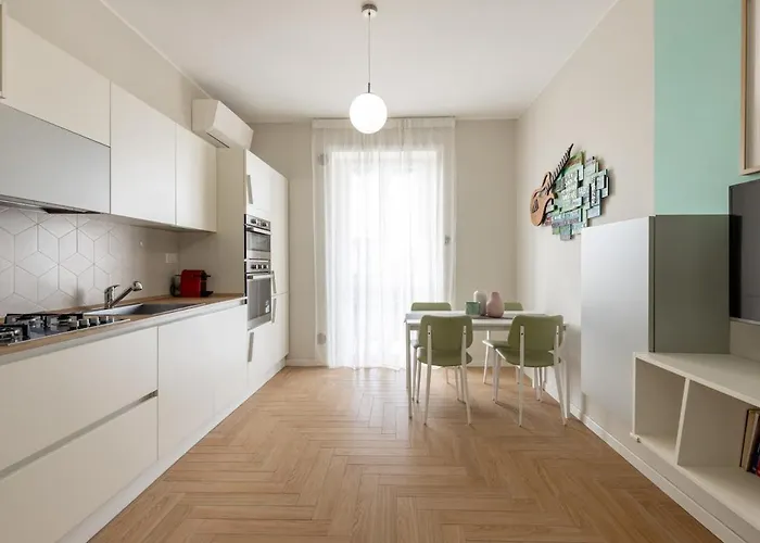 Bdc - Tender 2bdr At Navigli Area Милан