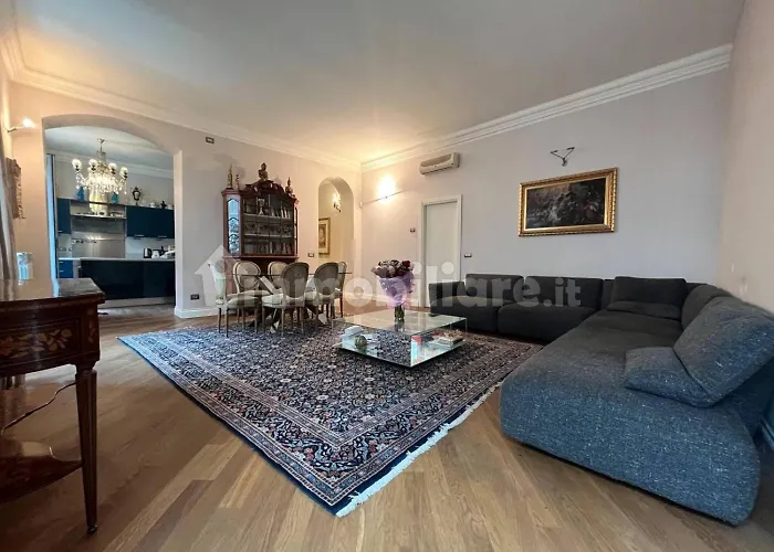 Chandelier - Center Apartment Milan
