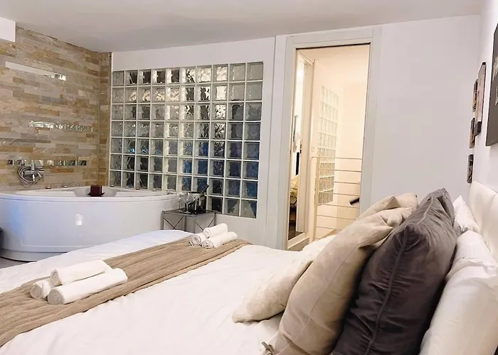 アパート 2-level Designer Loft In Isola District ミラノ